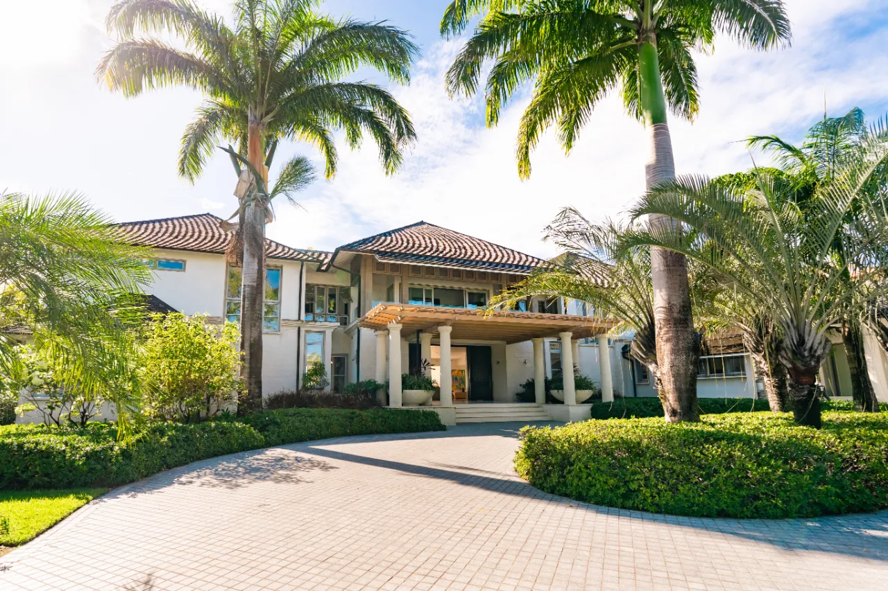 Stay at Godings Beach house located on the exclusive Platinum Coast in Barbados 